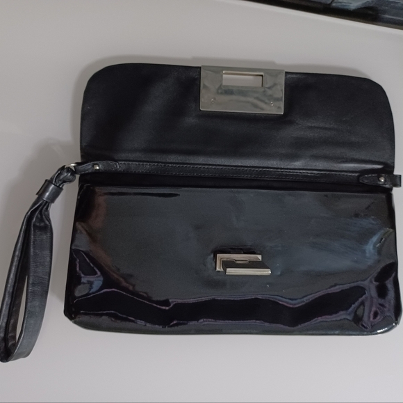 STUART Weitzman patent leather wristlet clutch - Picture 5 of 11